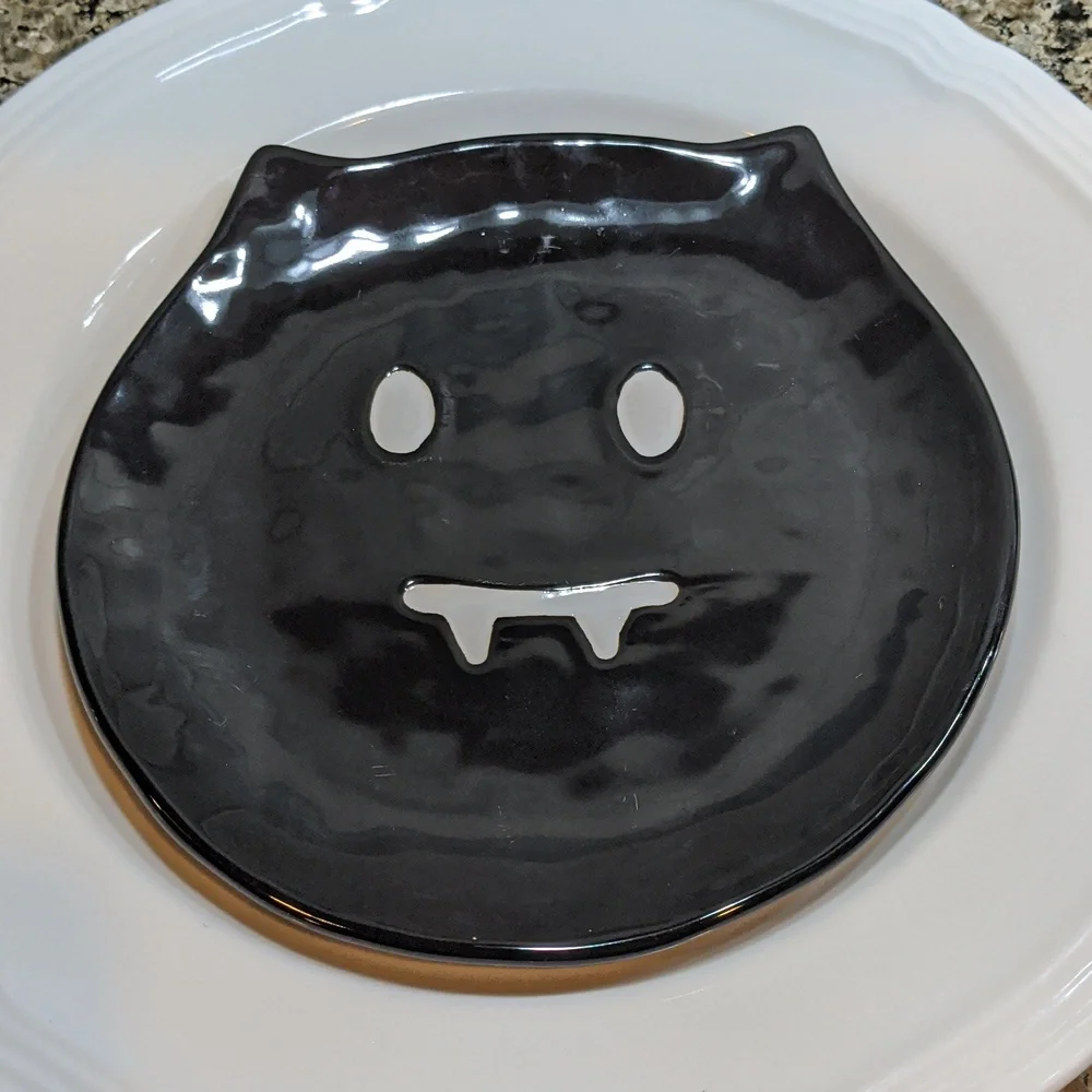 Pottery Barn Kids Bowl Plates Black Bat Set Candy Dish Spooky Rare Retired Htf
